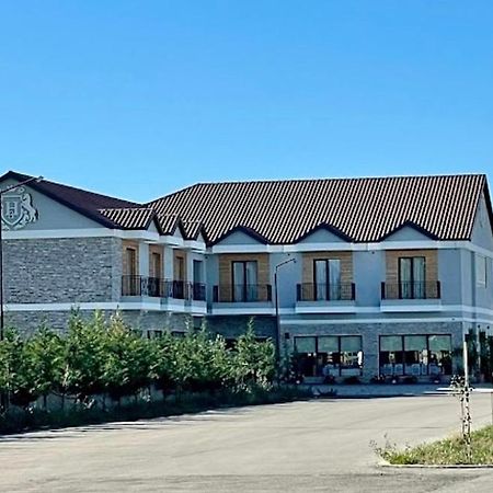 House Of Horses Shtepia E Kuajve Hotel Korce Luaran gambar