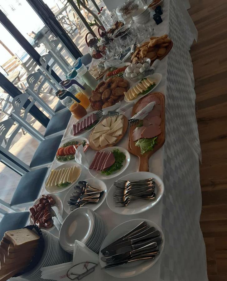 House Of Horses Shtepia E Kuajve Hotel Korce Luaran gambar