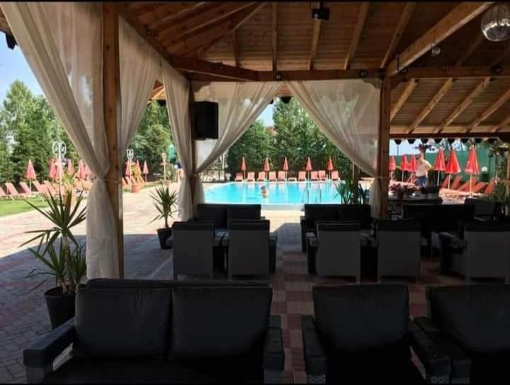 House Of Horses Shtepia E Kuajve Hotel Korce Luaran gambar