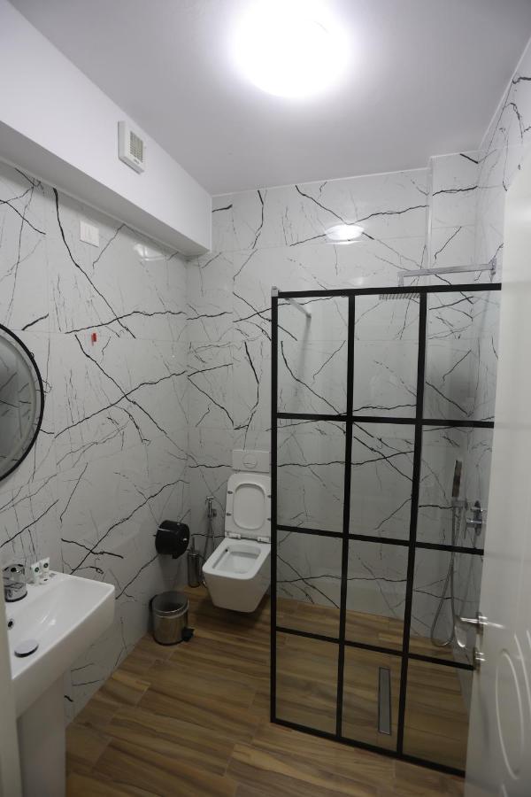 House Of Horses Shtepia E Kuajve Hotel Korce Luaran gambar