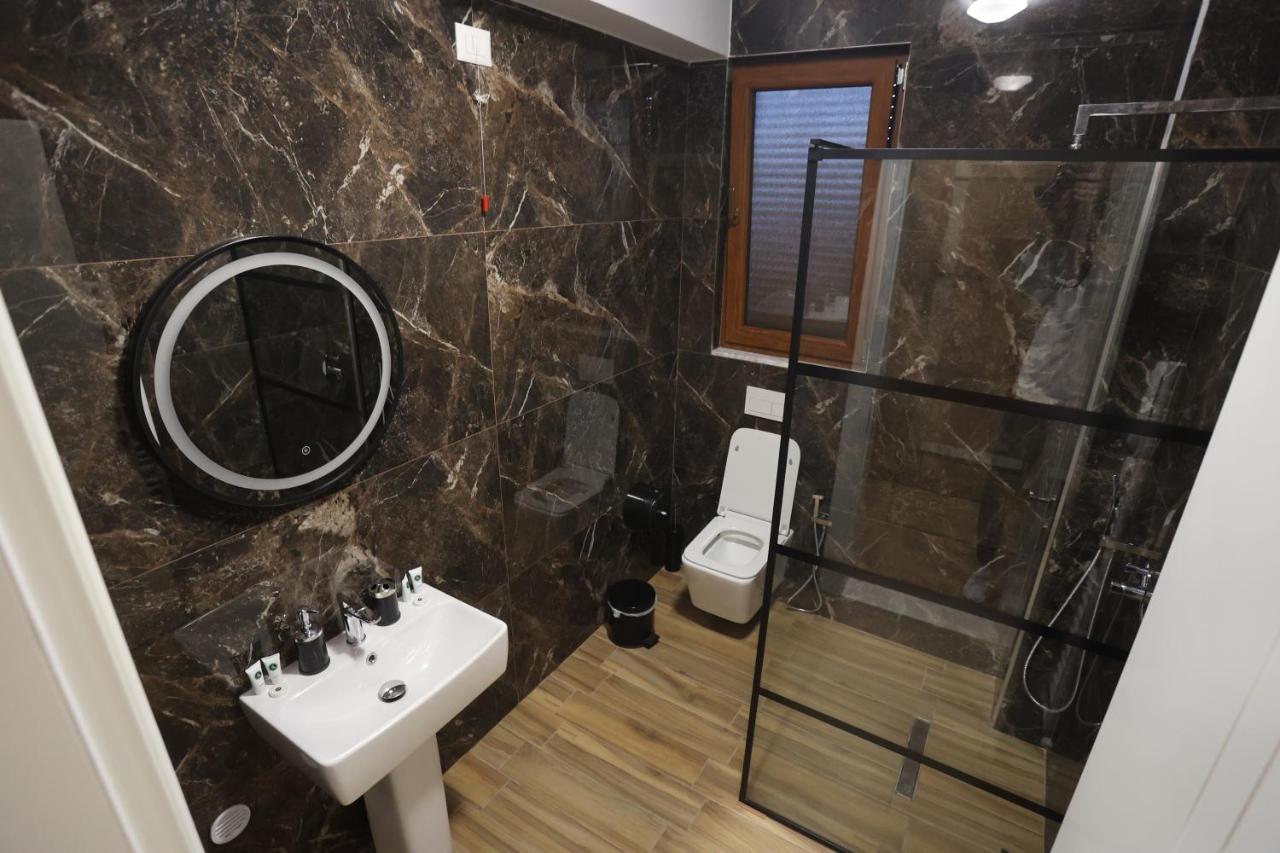 House Of Horses Shtepia E Kuajve Hotel Korce Luaran gambar